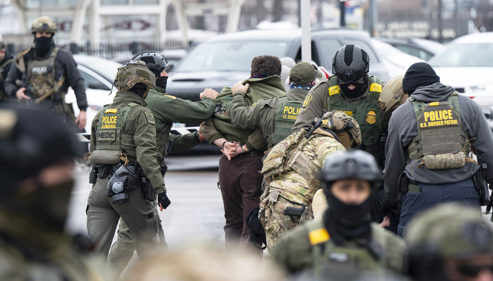 Federal agents on street