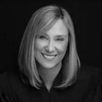 Elizabeth Welch headshot