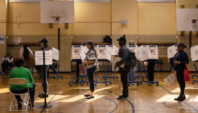 citizens in line to vote