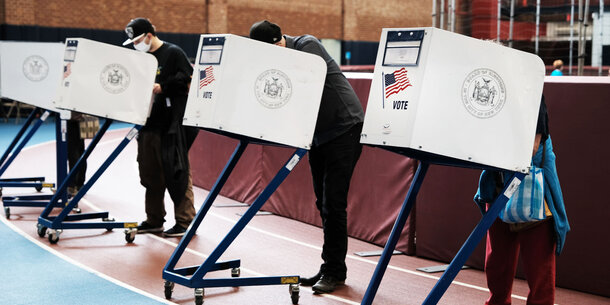 New Yorkers voting at the polls