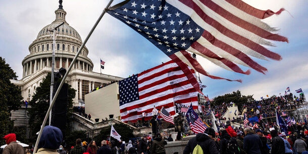 People storming the U.S. Capitol
