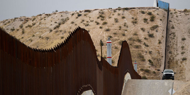 Border wall