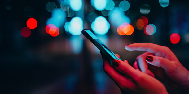 Finger tapping smartphone