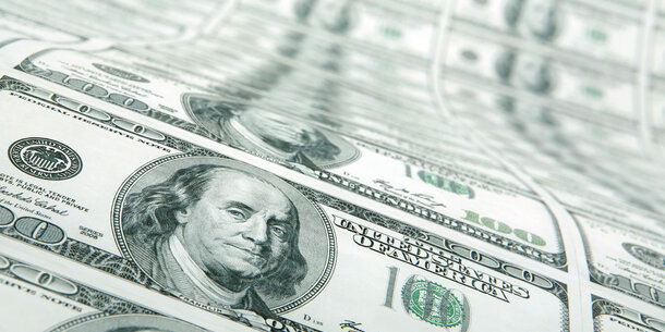 $100 bills