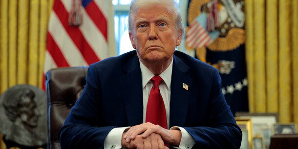 Donald Trump in Oval Office