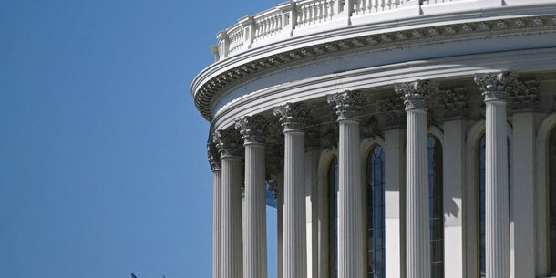 Side view of U.S. Capitol building